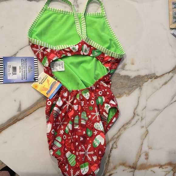 Uglies Dolfin Practice Swim Suit Holiday 30 - Picture 3 of 4